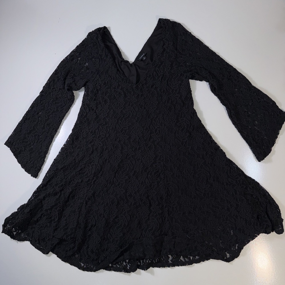 Torrid Women's‎ Black Lace Skater Dress Size 1 Knee Length Long Sleeve V Neck